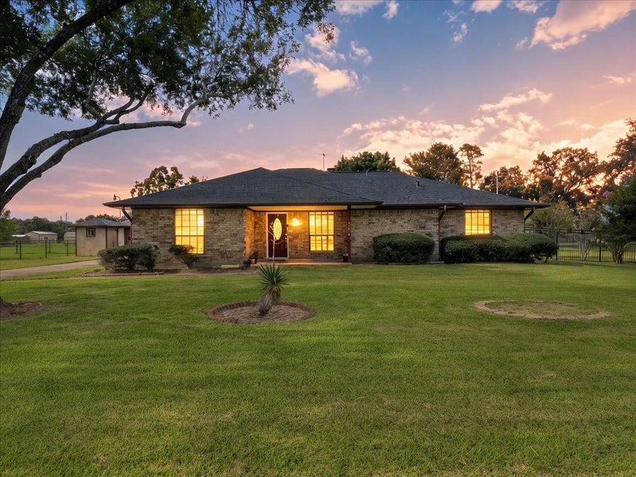 Property photo for 13816 Carolyn Street, Santa Fe, TX