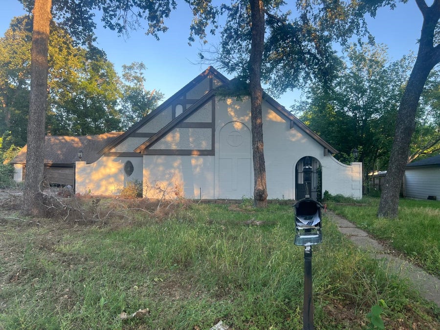 Property photo for 1310 Glouchester Lane, Houston, TX