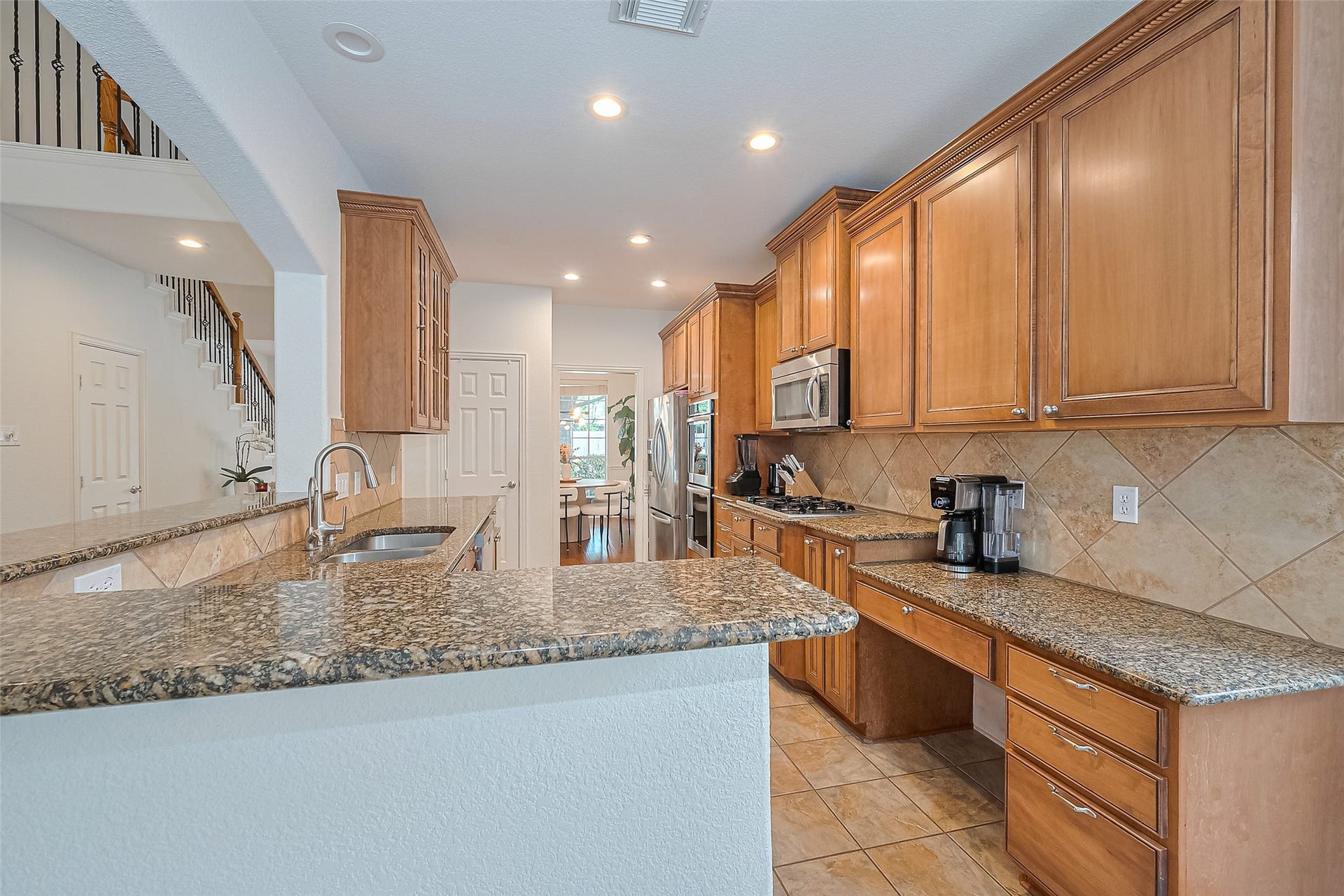 157 E Frontera Circle, The Woodlands, TX 77382 157 E Frontera Circle, The Woodlands, TX 77382