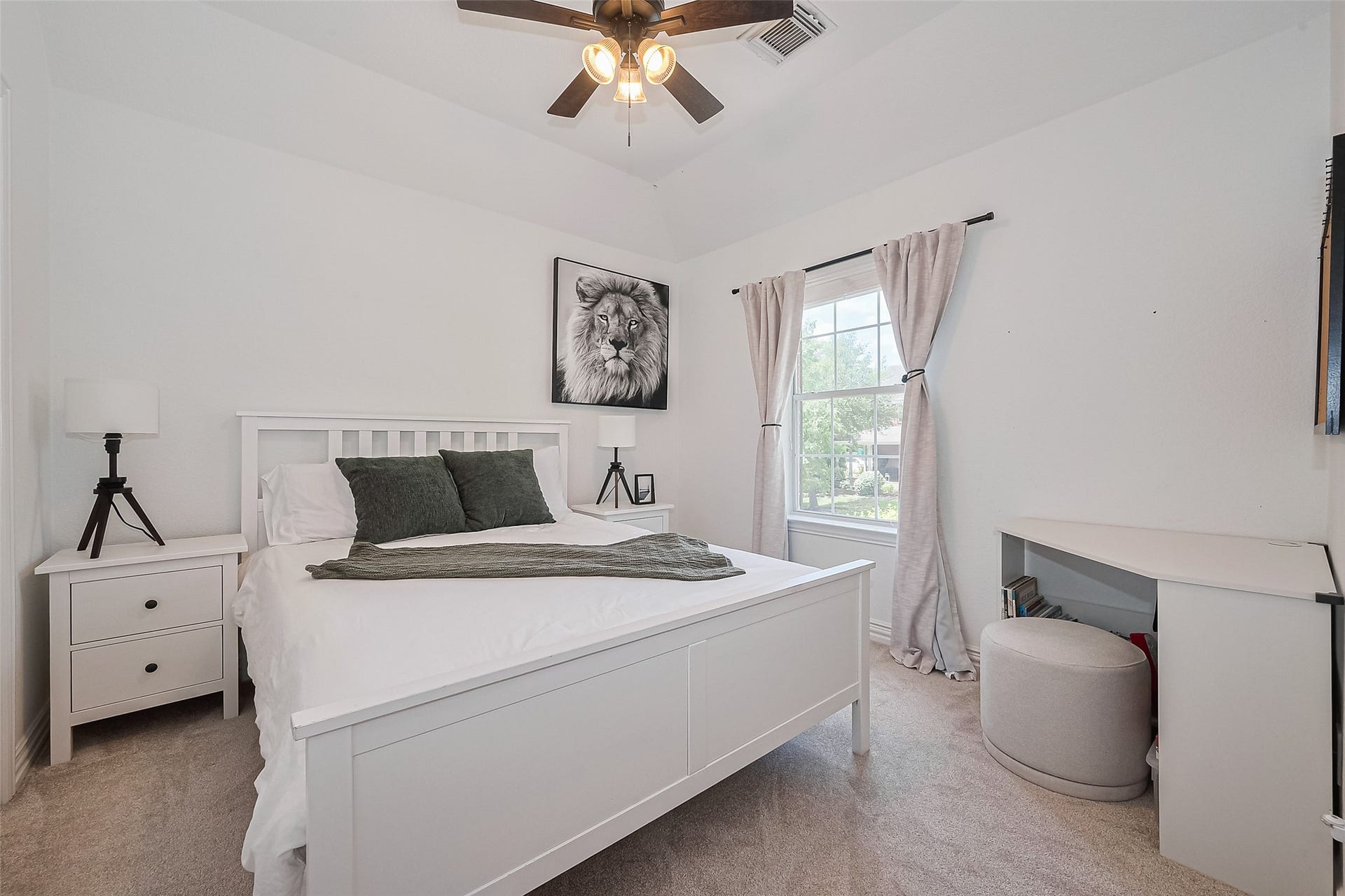 157 E Frontera Circle, The Woodlands, TX 77382 157 E Frontera Circle, The Woodlands, TX 77382