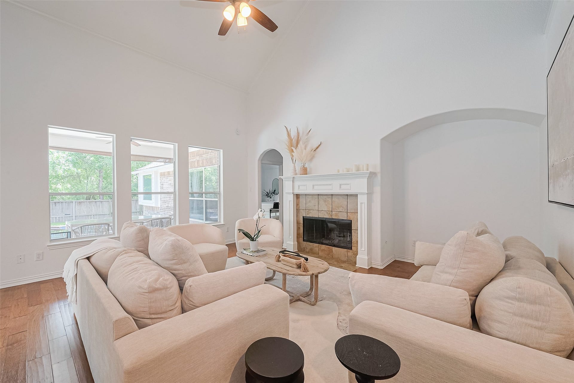 157 E Frontera Circle, The Woodlands, TX 77382 157 E Frontera Circle, The Woodlands, TX 77382