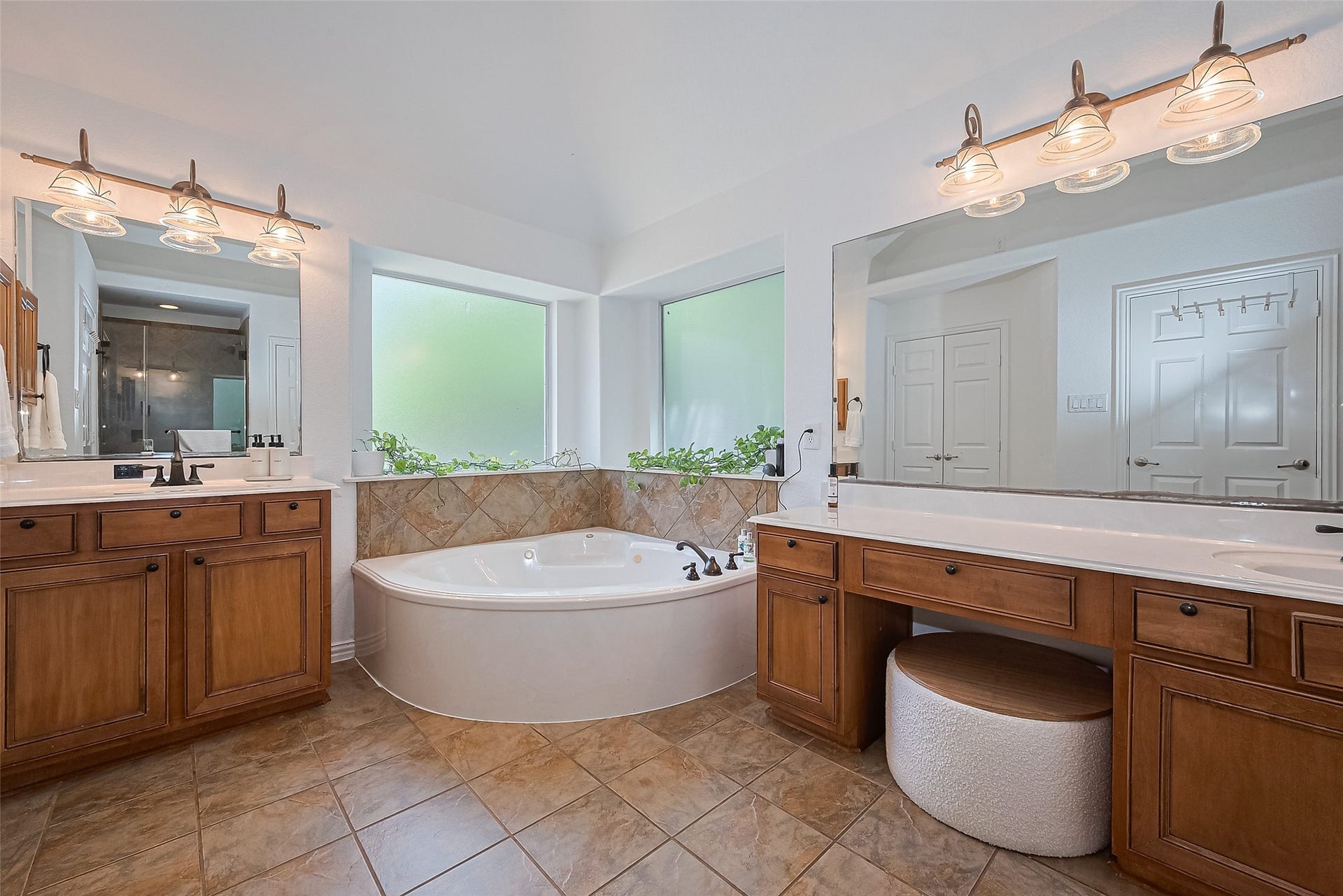 157 E Frontera Circle, The Woodlands, TX 77382 157 E Frontera Circle, The Woodlands, TX 77382