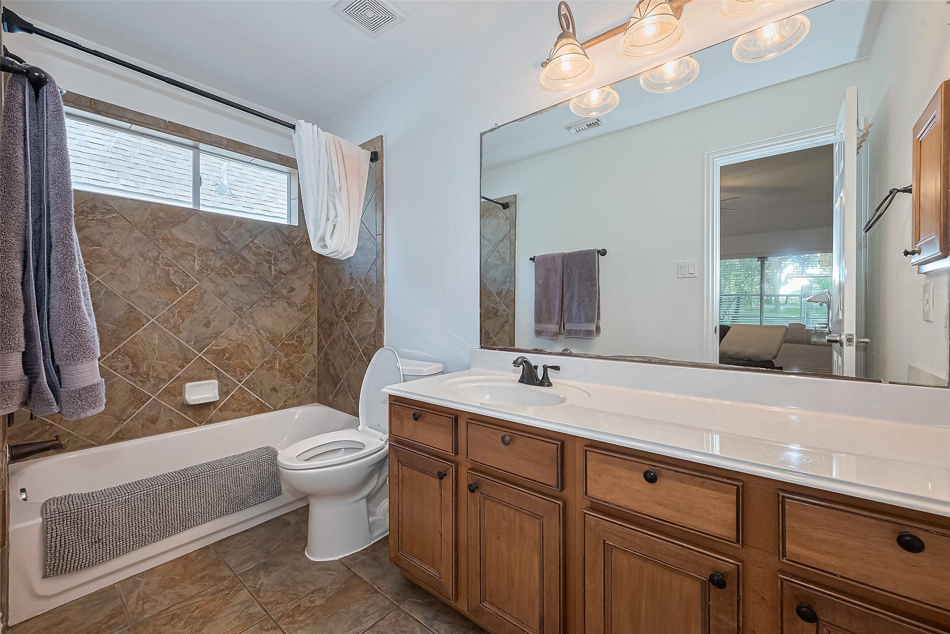 157 E Frontera Circle, The Woodlands, TX 77382 157 E Frontera Circle, The Woodlands, TX 77382