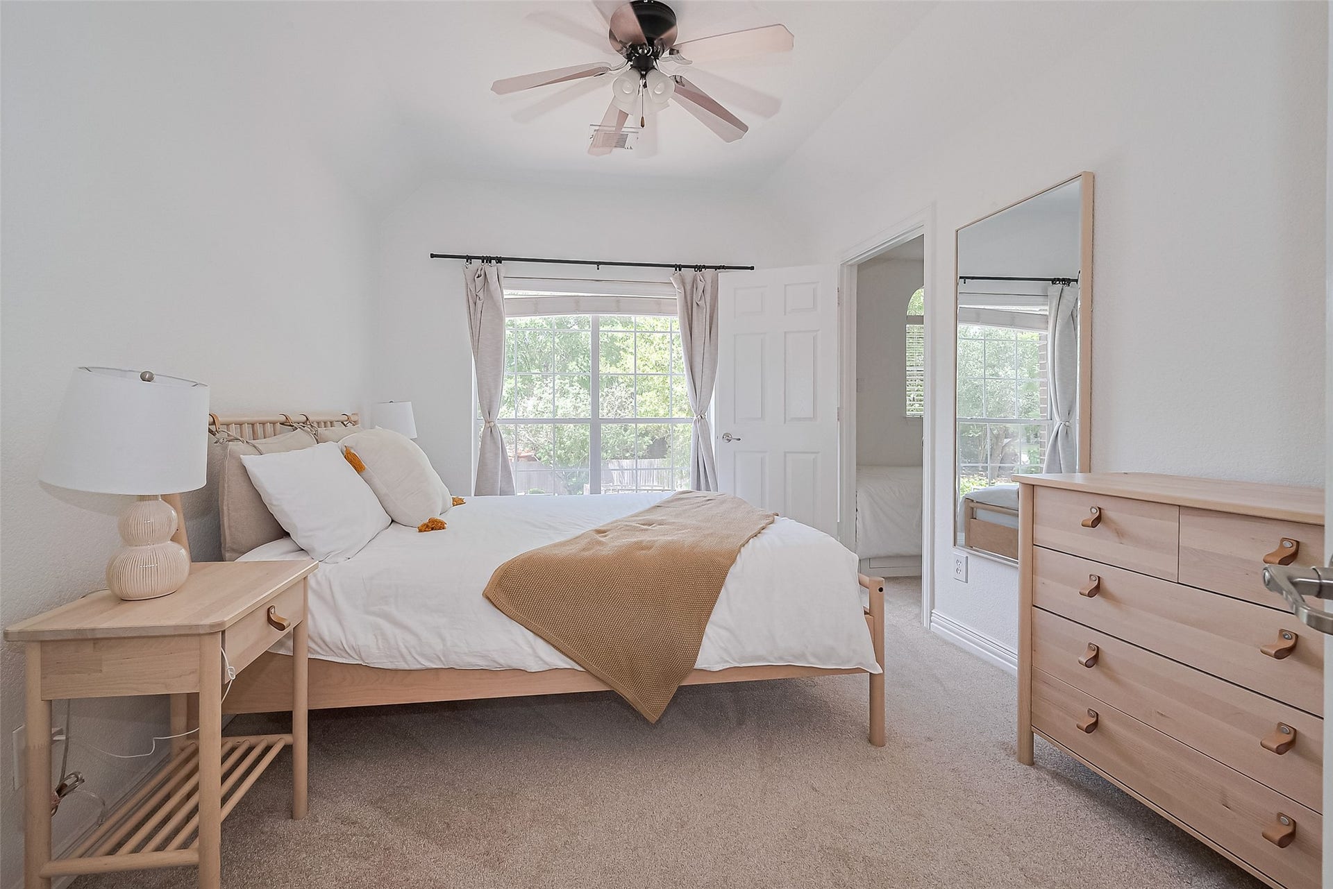 157 E Frontera Circle, The Woodlands, TX 77382 157 E Frontera Circle, The Woodlands, TX 77382