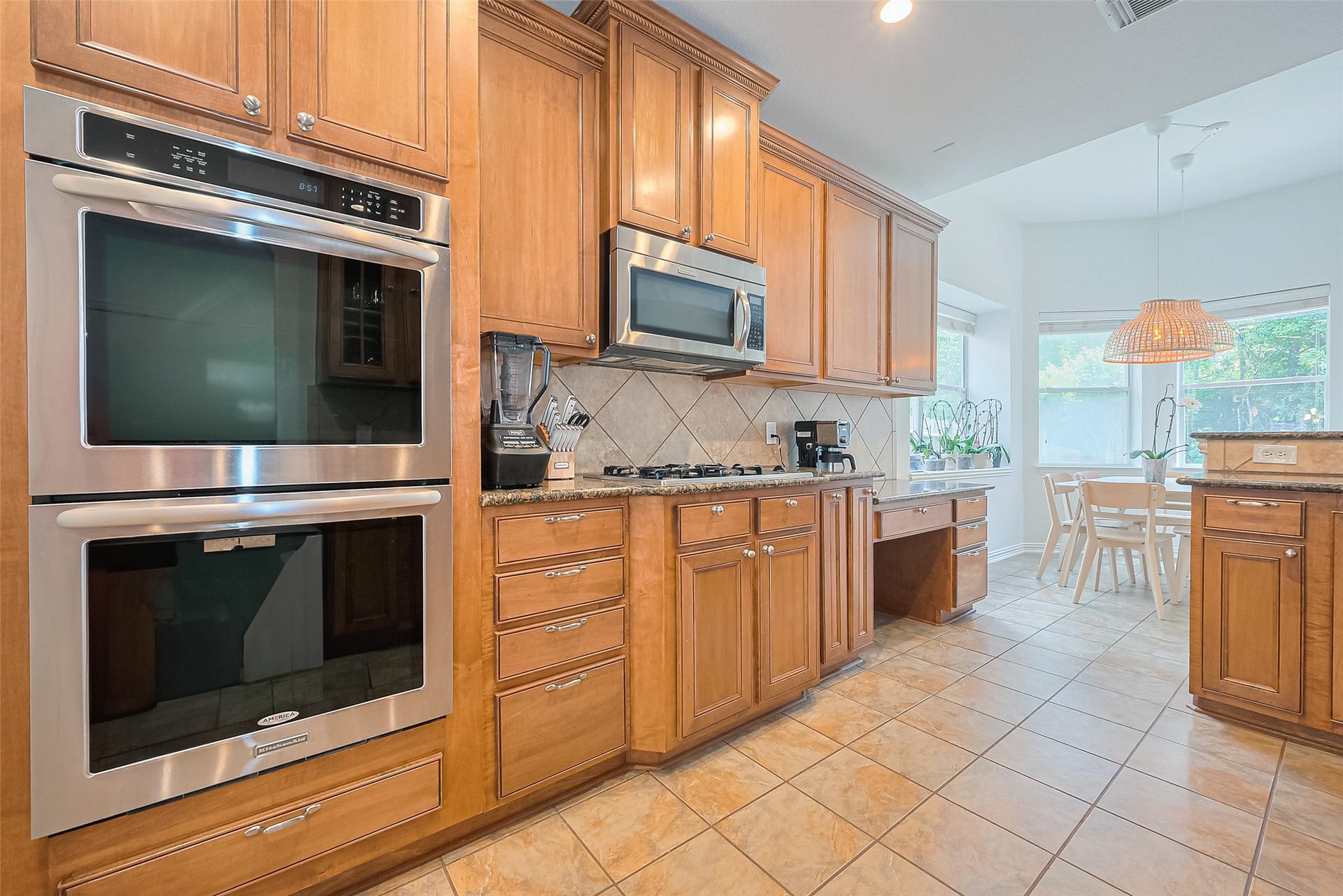 157 E Frontera Circle, The Woodlands, TX 77382 157 E Frontera Circle, The Woodlands, TX 77382