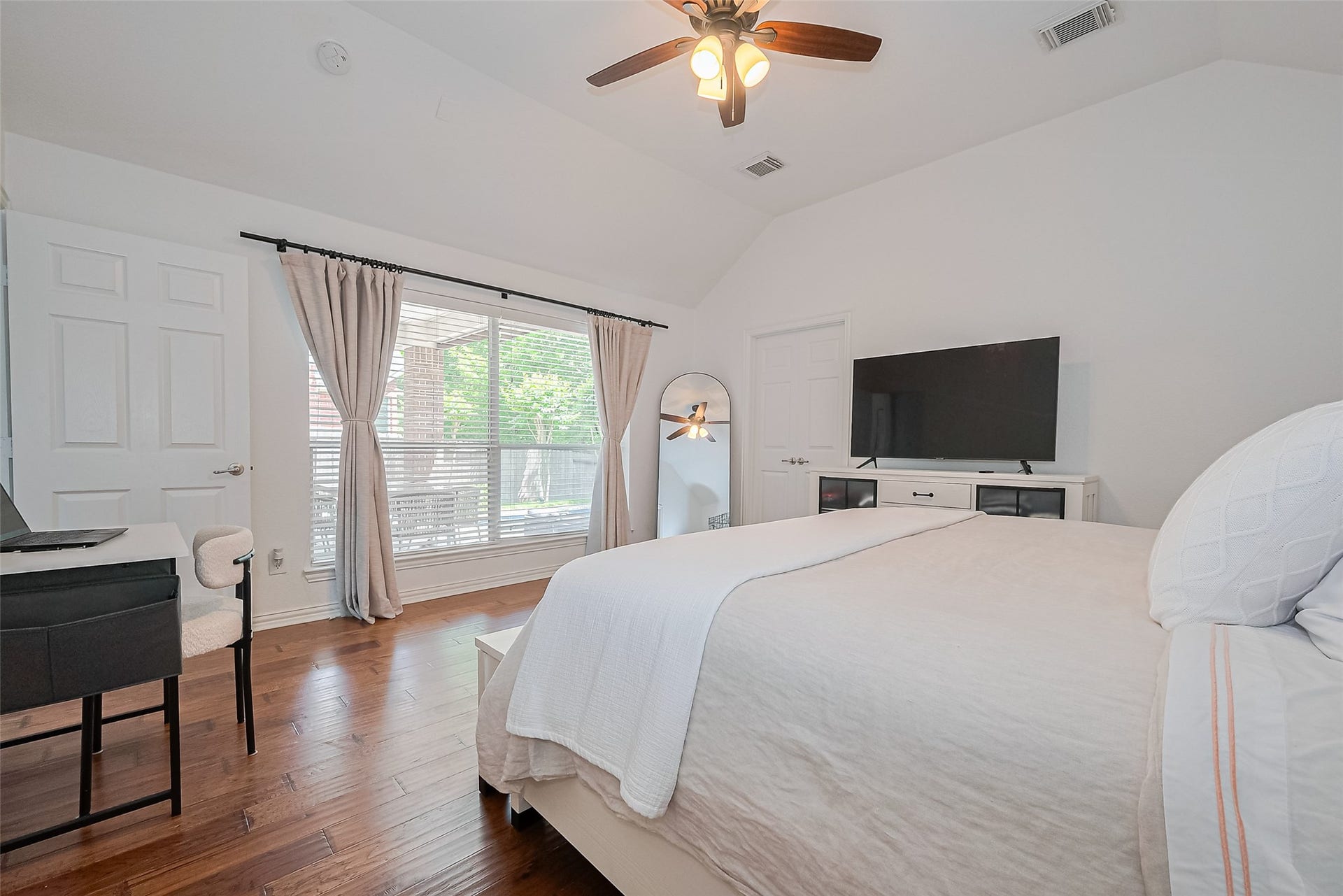 157 E Frontera Circle, The Woodlands, TX 77382 157 E Frontera Circle, The Woodlands, TX 77382