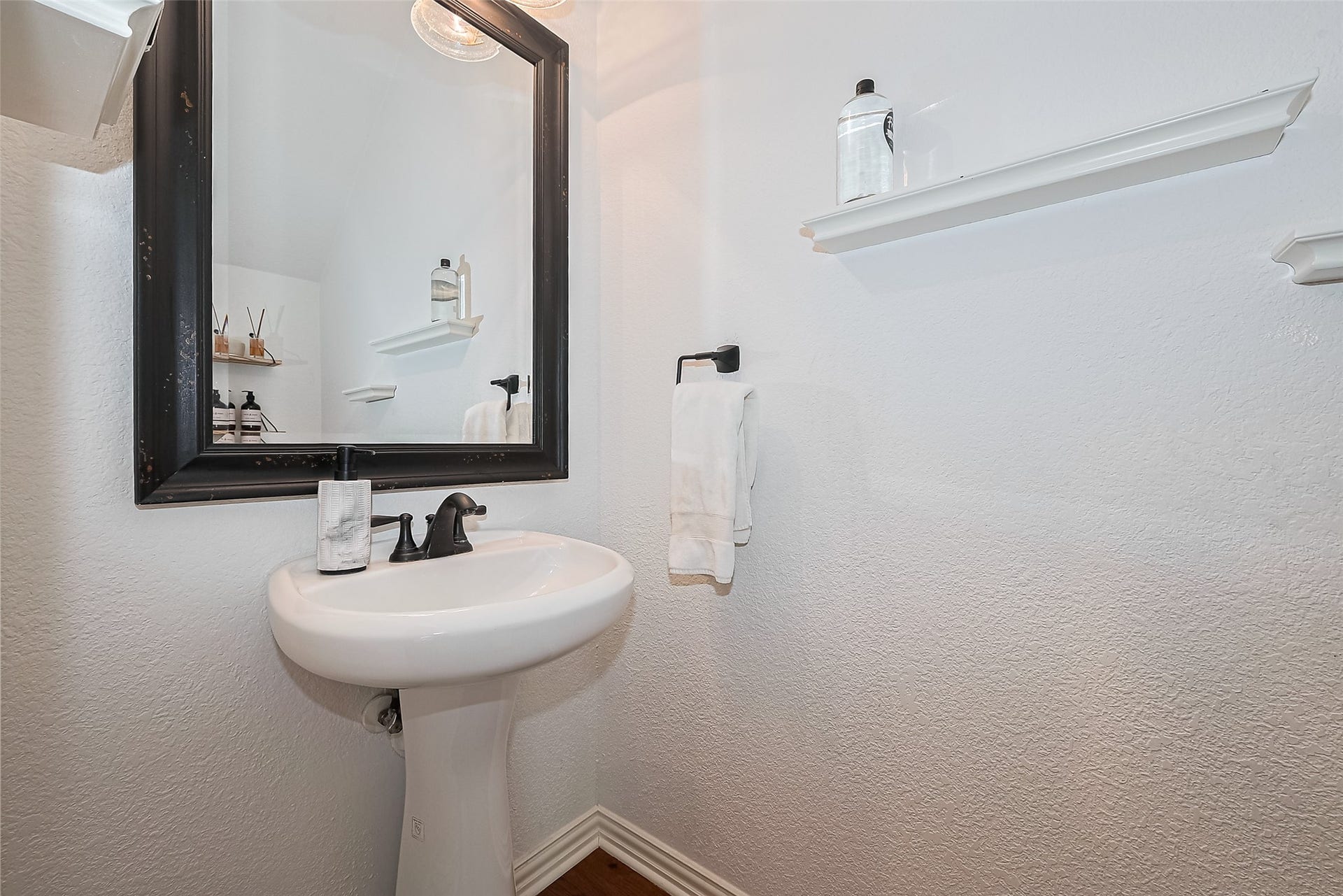 157 E Frontera Circle, The Woodlands, TX 77382 157 E Frontera Circle, The Woodlands, TX 77382