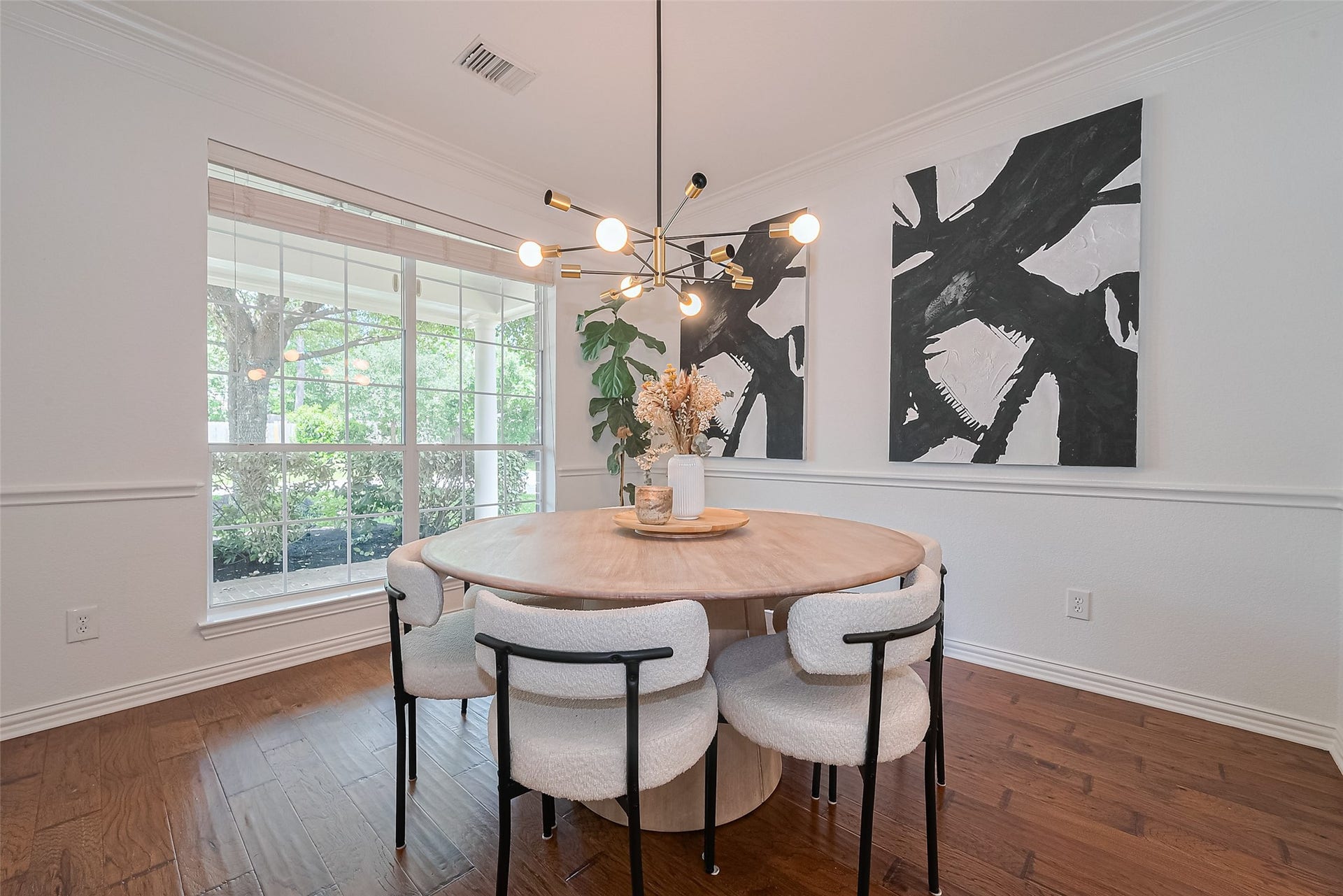 157 E Frontera Circle, The Woodlands, TX 77382 157 E Frontera Circle, The Woodlands, TX 77382
