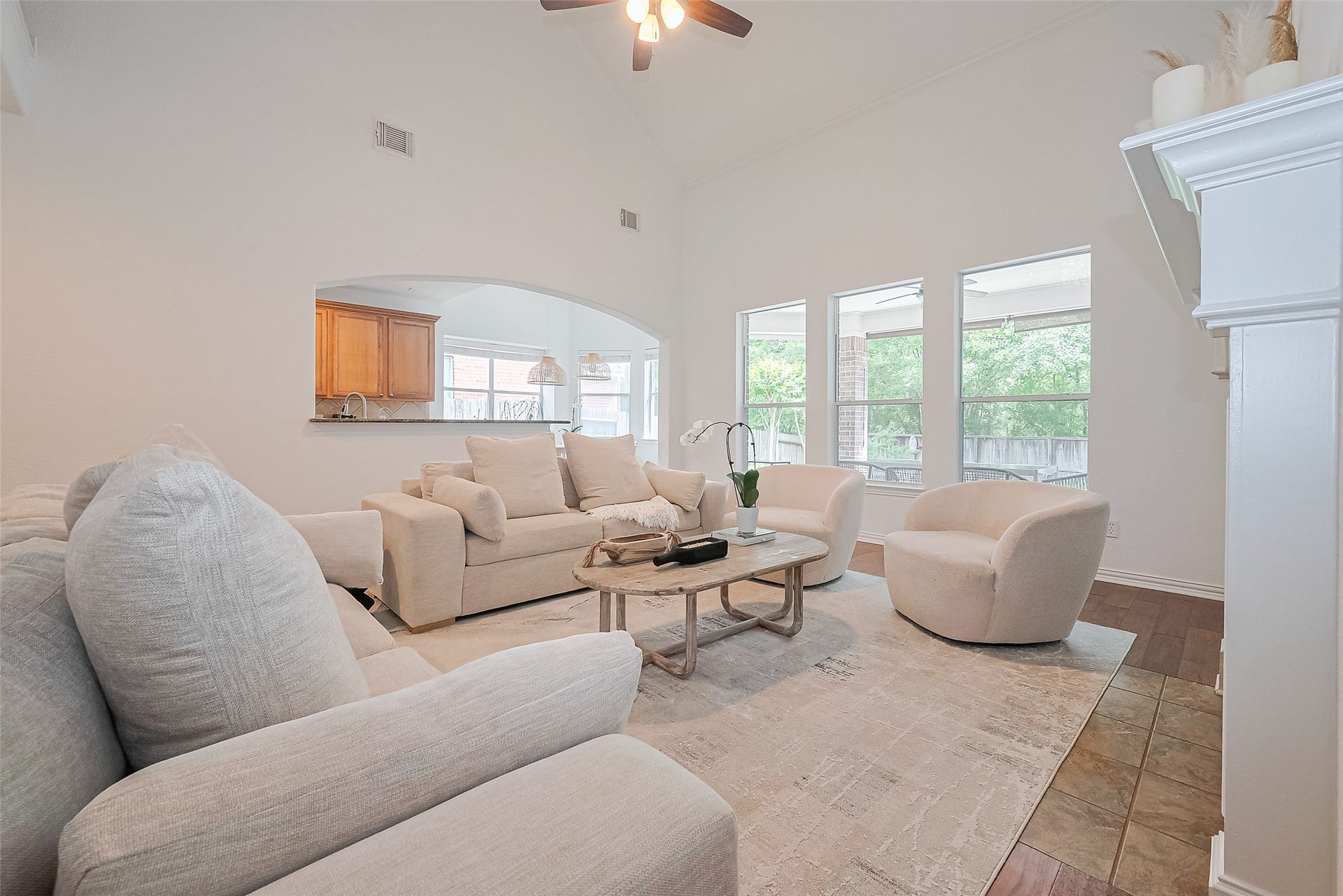 157 E Frontera Circle, The Woodlands, TX 77382 157 E Frontera Circle, The Woodlands, TX 77382