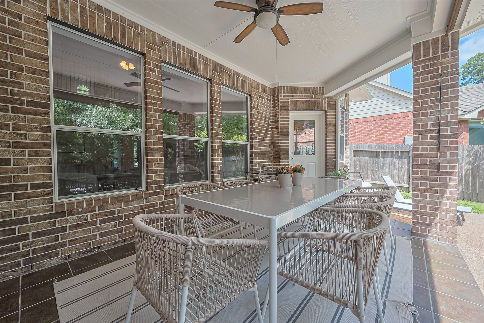 157 E Frontera Circle, The Woodlands, TX 77382 157 E Frontera Circle, The Woodlands, TX 77382