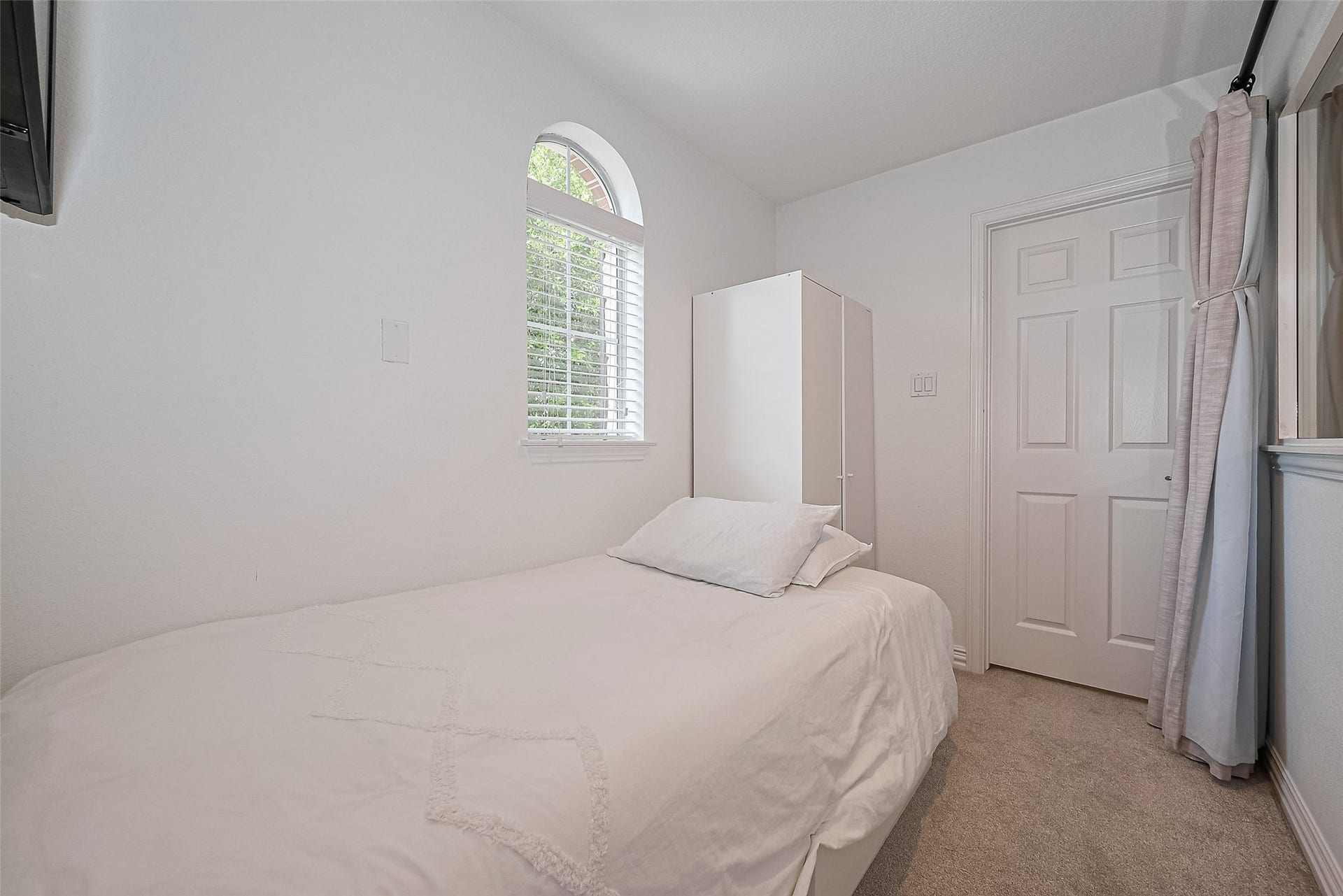 157 E Frontera Circle, The Woodlands, TX 77382 157 E Frontera Circle, The Woodlands, TX 77382