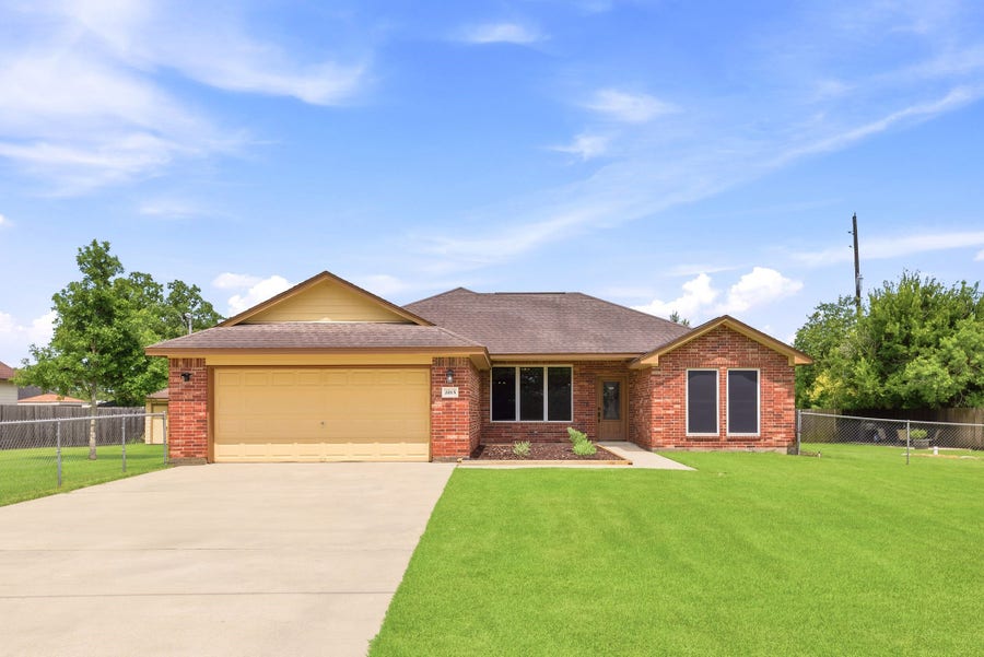 Property photo for 2015 Shouse Road, Santa Fe, TX