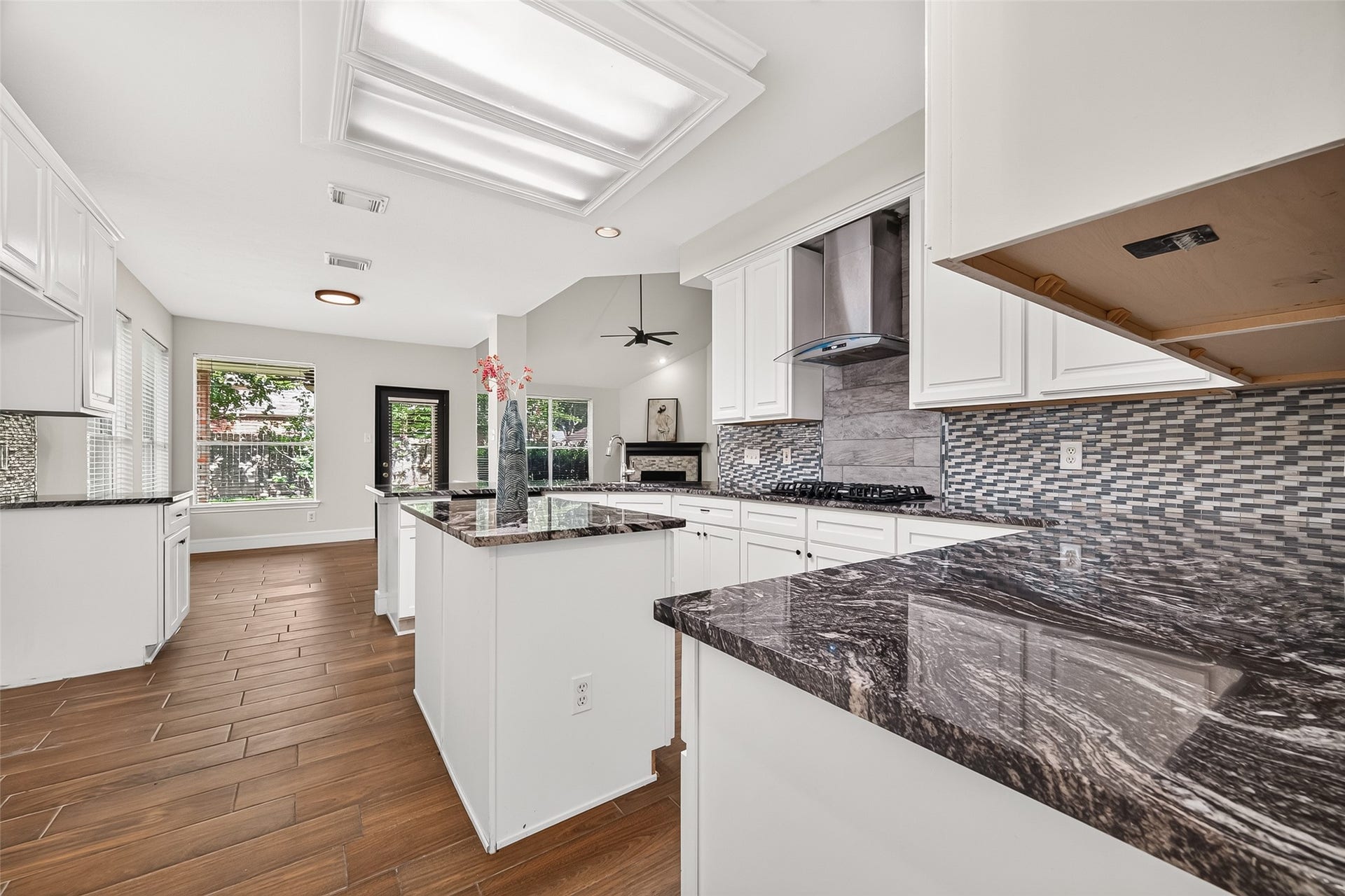 11322 Hillside Glen Trail, Houston, TX 77065 11322 Hillside Glen Trail, Houston, TX 77065