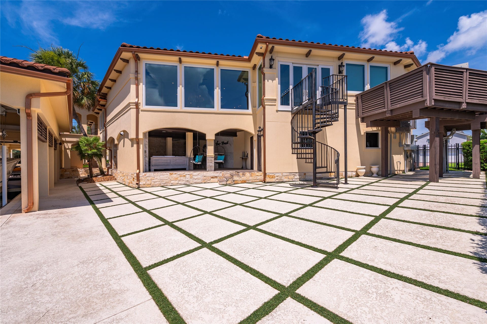 215 Sampan Drive, Galveston, TX 77554 Side View