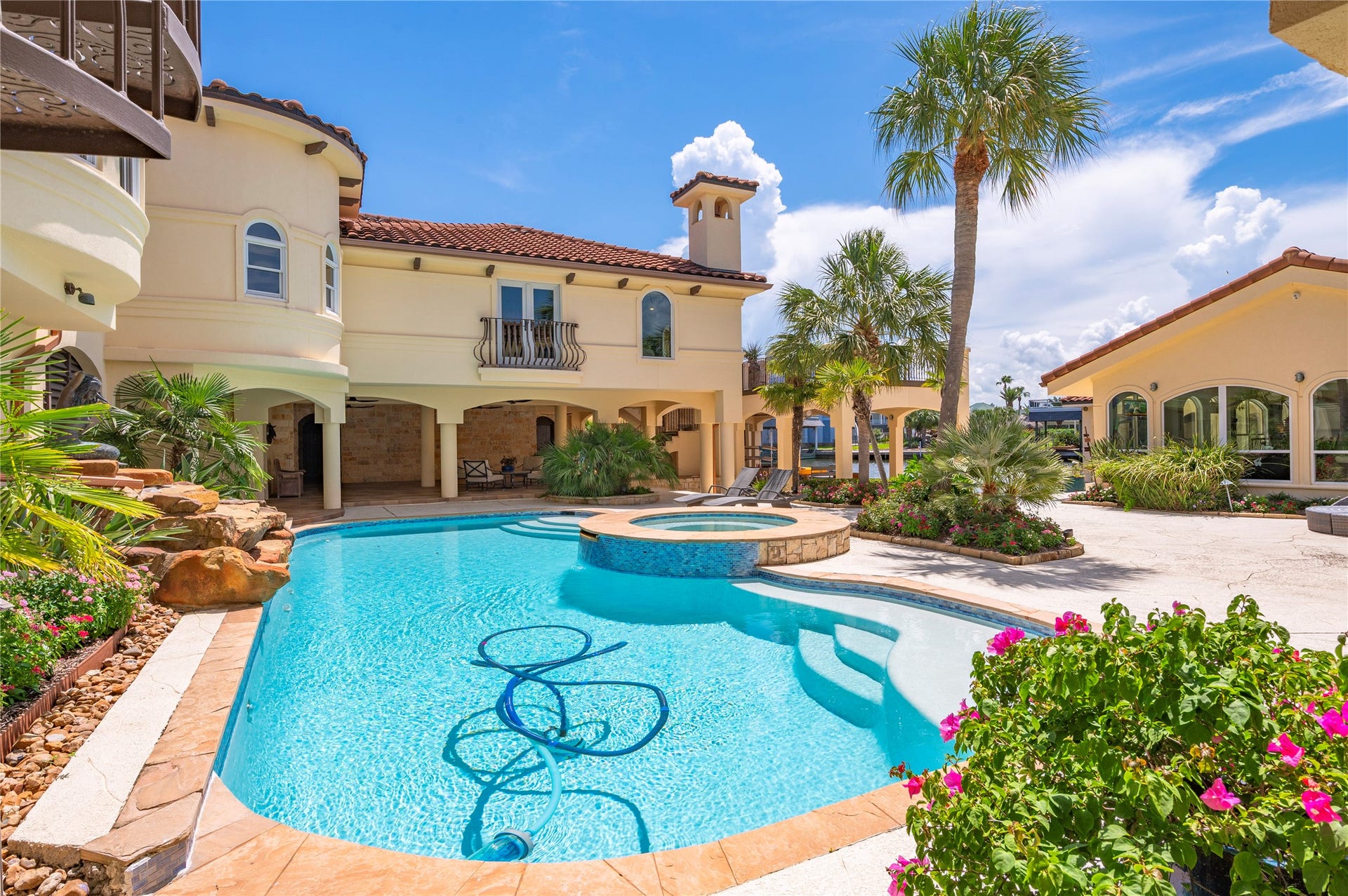 215 Sampan Drive, Galveston, TX 77554 Pool