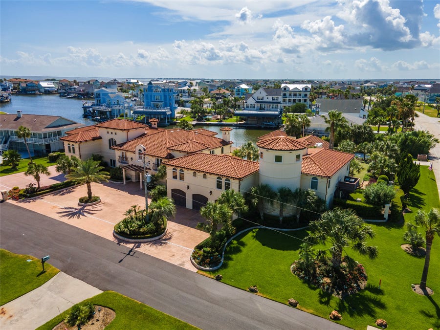 Property photo for 215 Sampan Drive, Galveston, TX