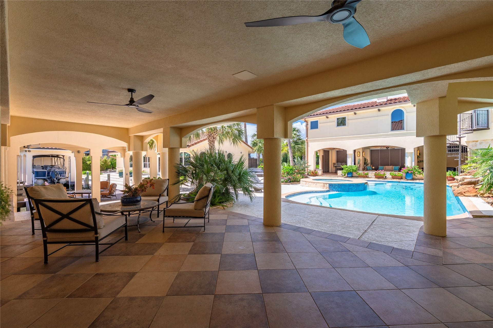 215 Sampan Drive, Galveston, TX 77554 Inside Entry