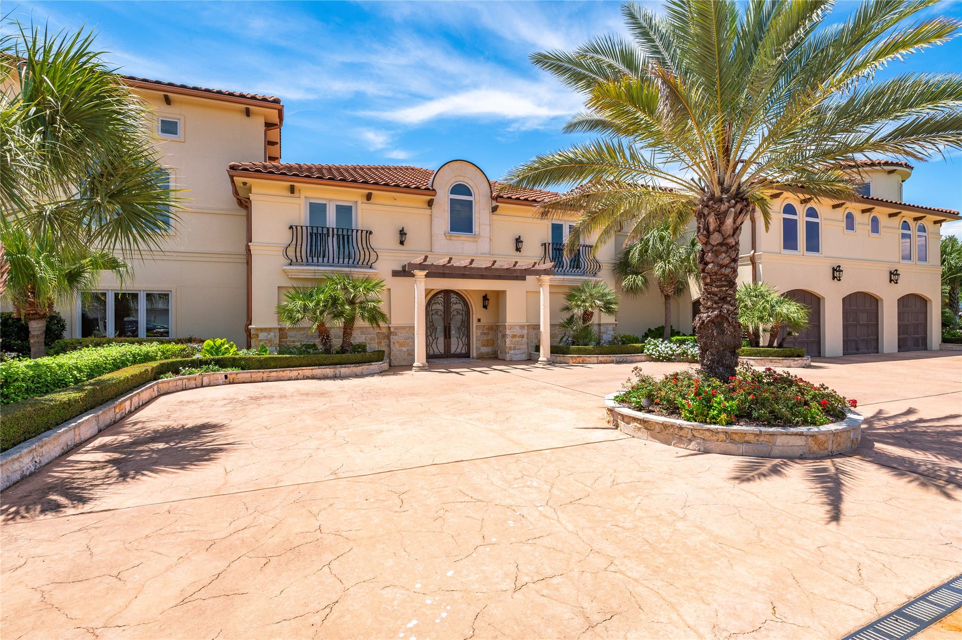 215 Sampan Drive, Galveston, TX 77554 Front
