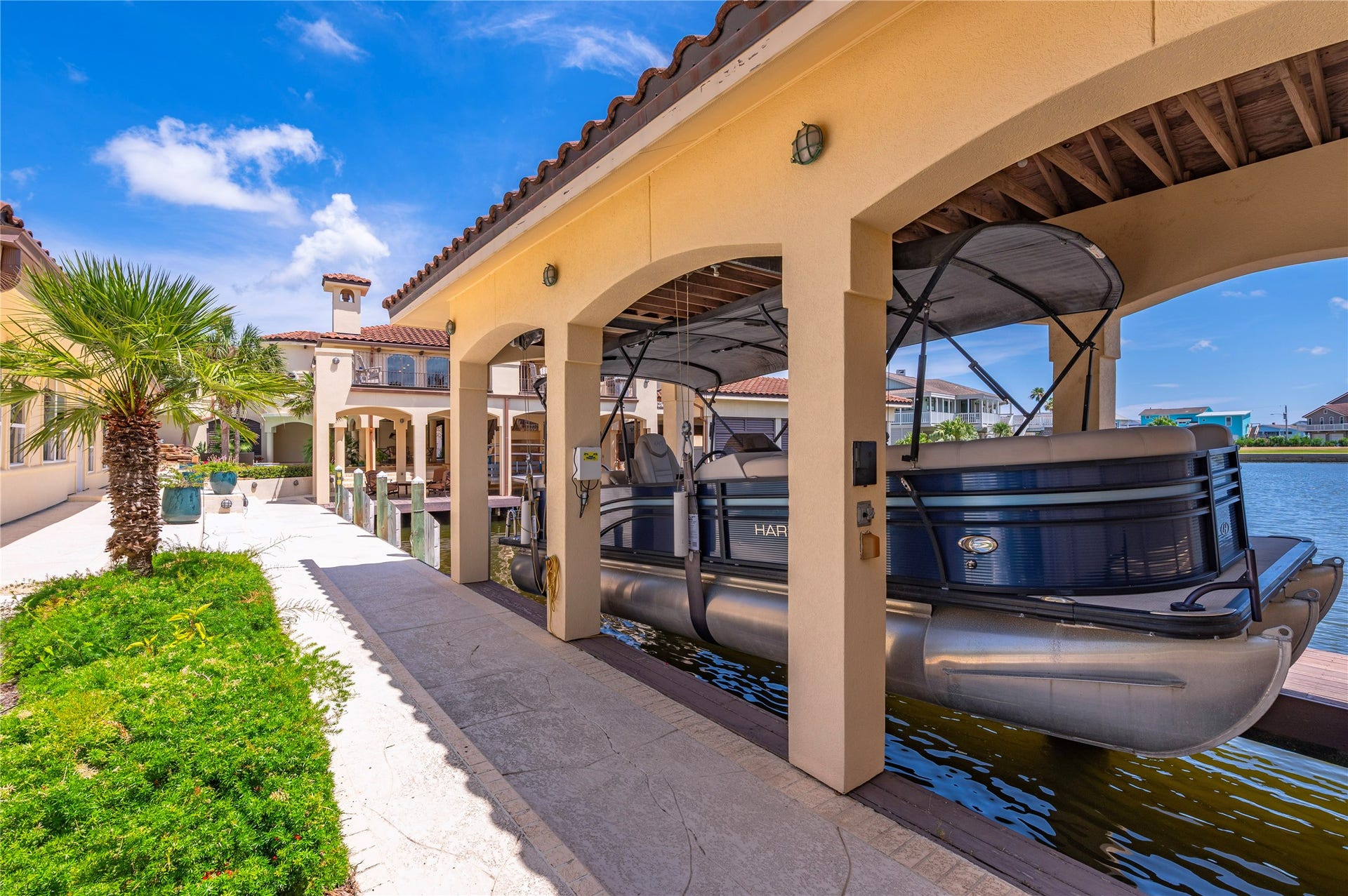 215 Sampan Drive, Galveston, TX 77554 Boat slip 2