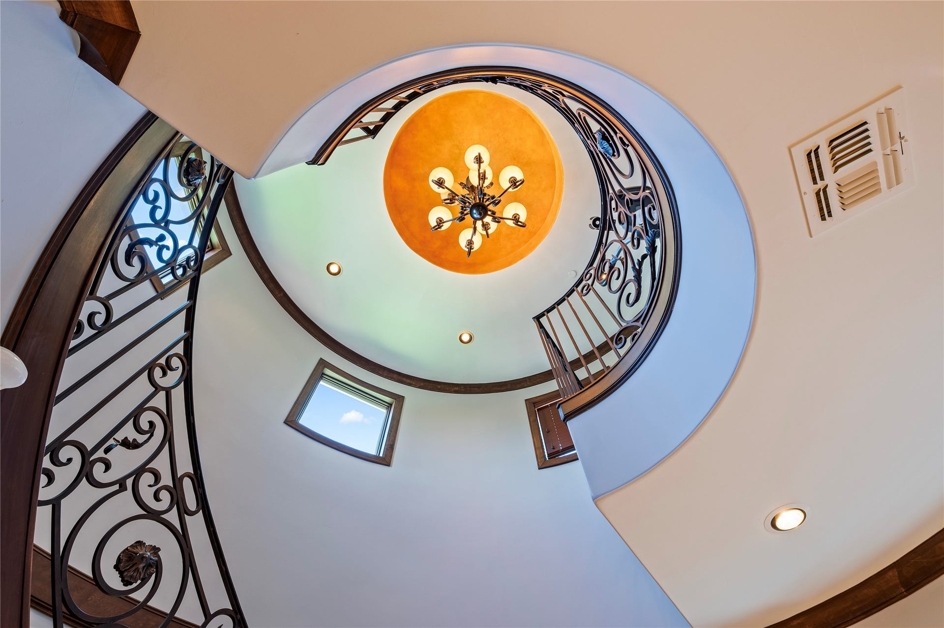 215 Sampan Drive, Galveston, TX 77554 Rotunda
