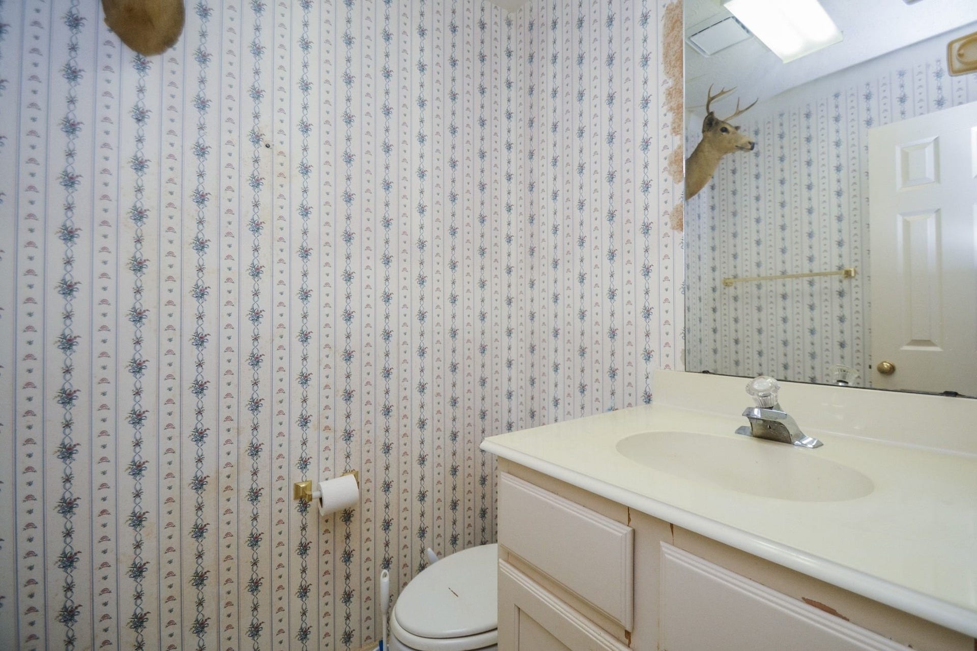 17122 Highland Canyon Drive, Houston, TX 77095 Half bathroom in the garage