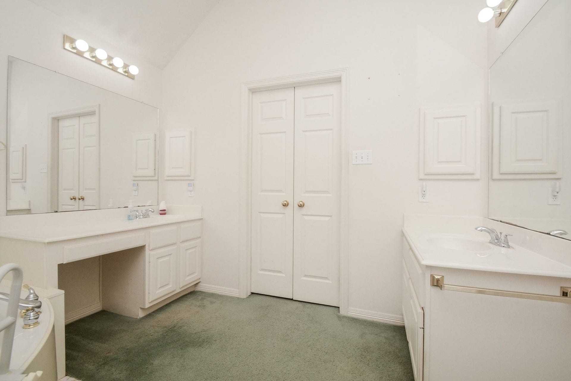 17122 Highland Canyon Drive, Houston, TX 77095 Primary bathroom with tub and separate shower