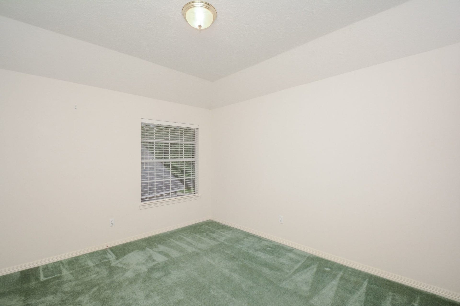 17122 Highland Canyon Drive, Houston, TX 77095 Bedroom 3 overlooks the backyard
