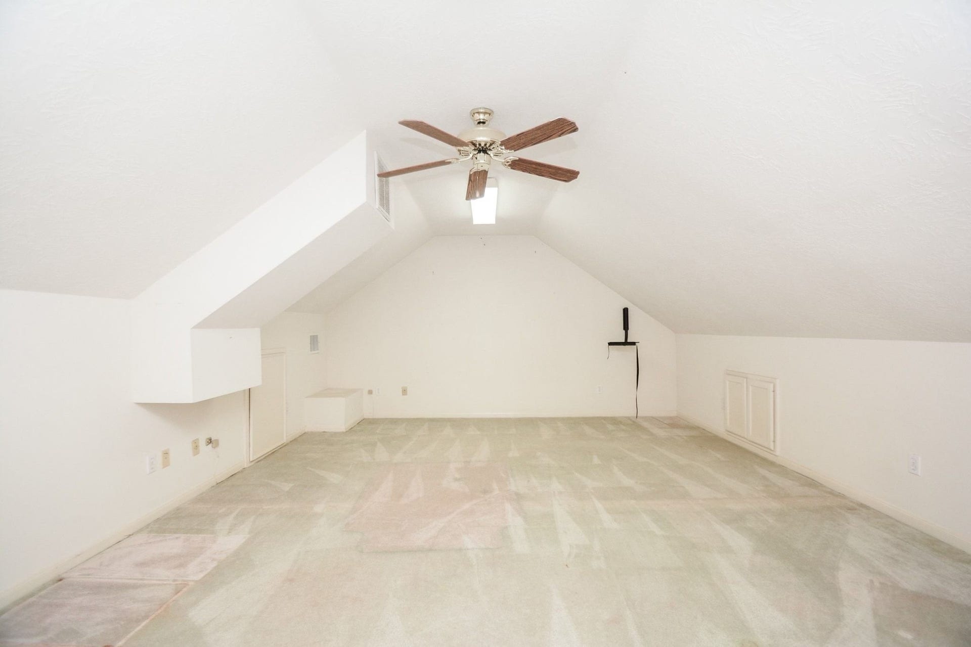 17122 Highland Canyon Drive, Houston, TX 77095 Huge game room or additional bedroom over the garage
