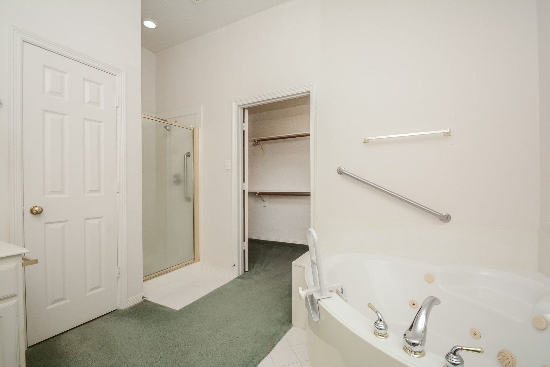17122 Highland Canyon Drive, Houston, TX 77095 Primary bathroom also features a walk in closet
