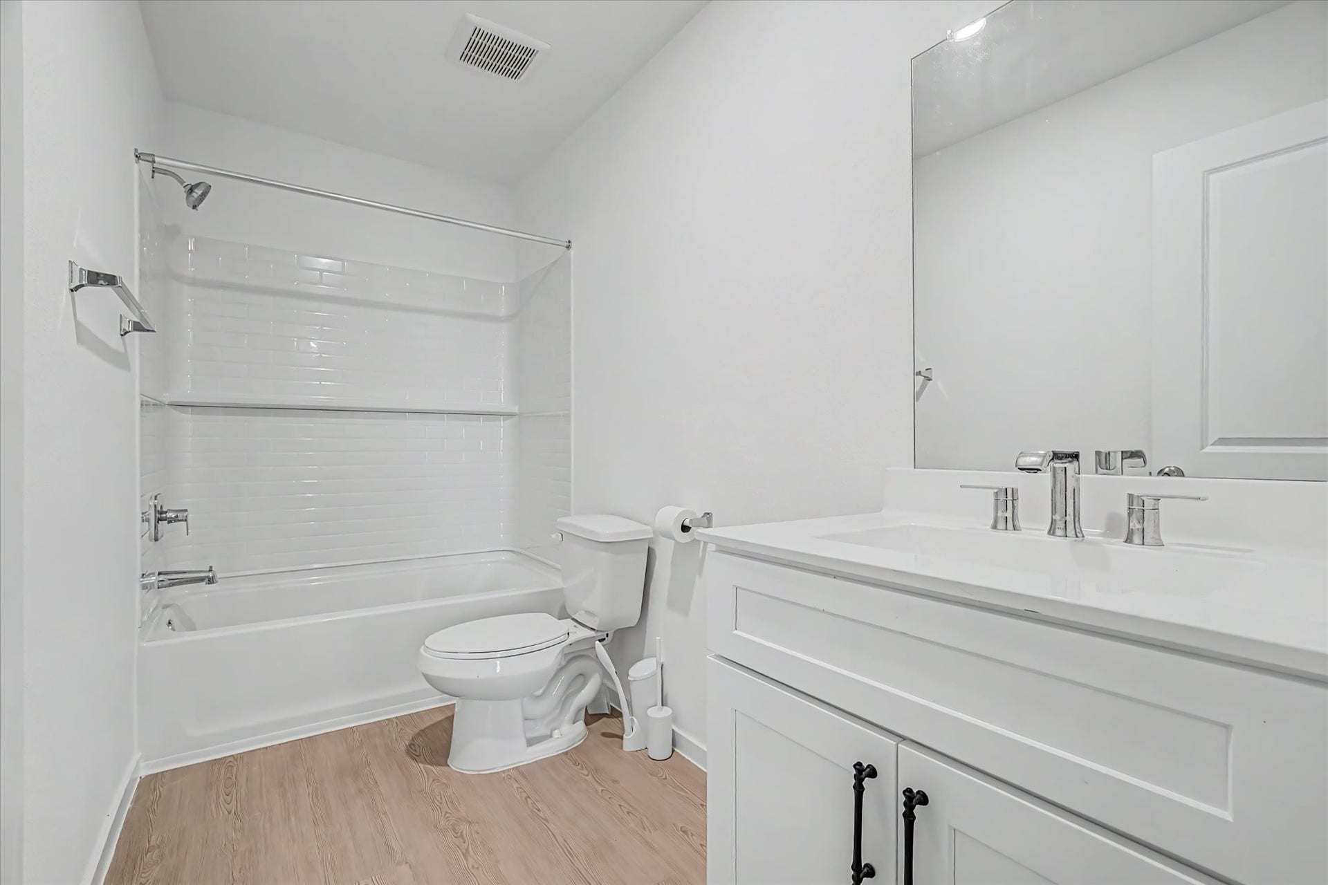 Full Bath 2 (upstairs)