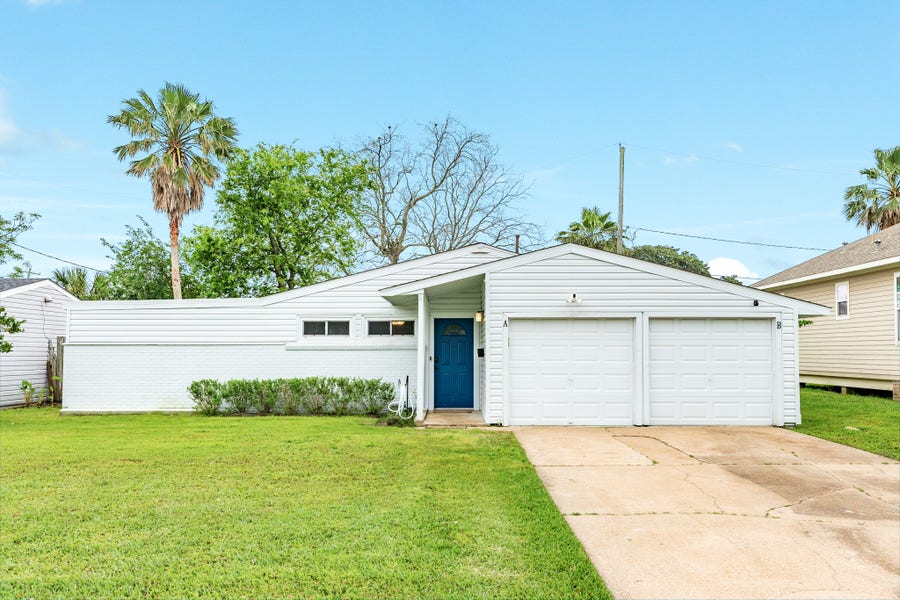 Property photo for 105 Marlin Avenue, Galveston, TX