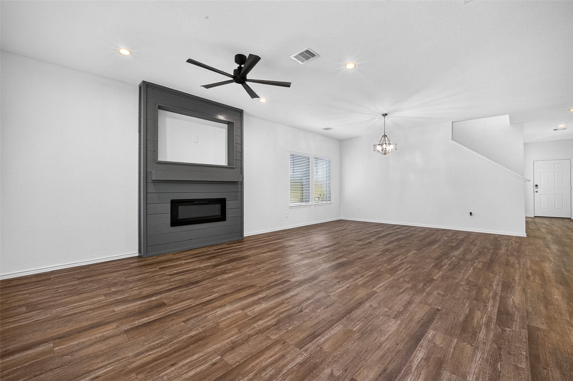 12818 Sunny Pass, Willis, TX 77318 12818 Sunny Pass, Willis, TX 77318