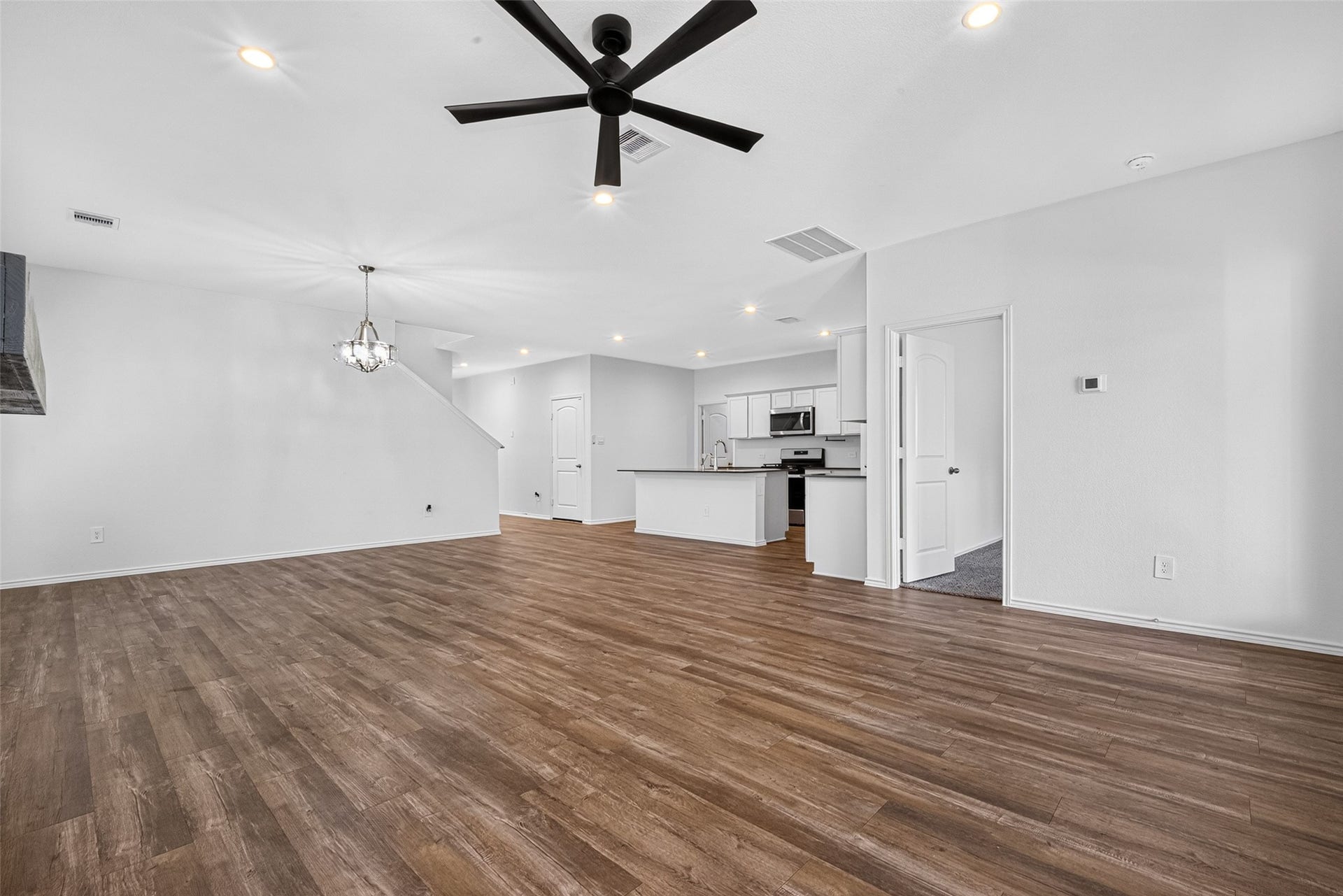 12818 Sunny Pass, Willis, TX 77318 12818 Sunny Pass, Willis, TX 77318