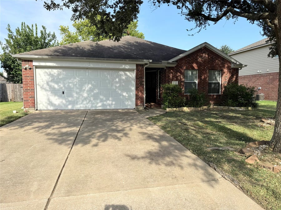 Property photo for 2104 Goldfinch Lane, League City, TX