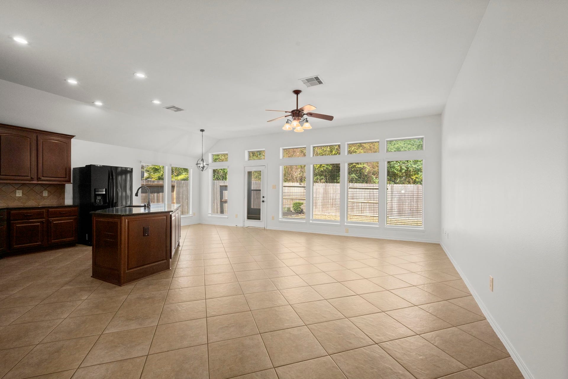 27702 Amy Willow Lane, Spring, TX 77386