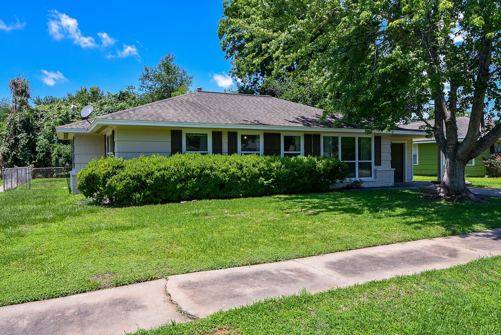 212 S Mattson Street, West Columbia, TX 77486 212 S Mattson Street, West Columbia, TX 77486