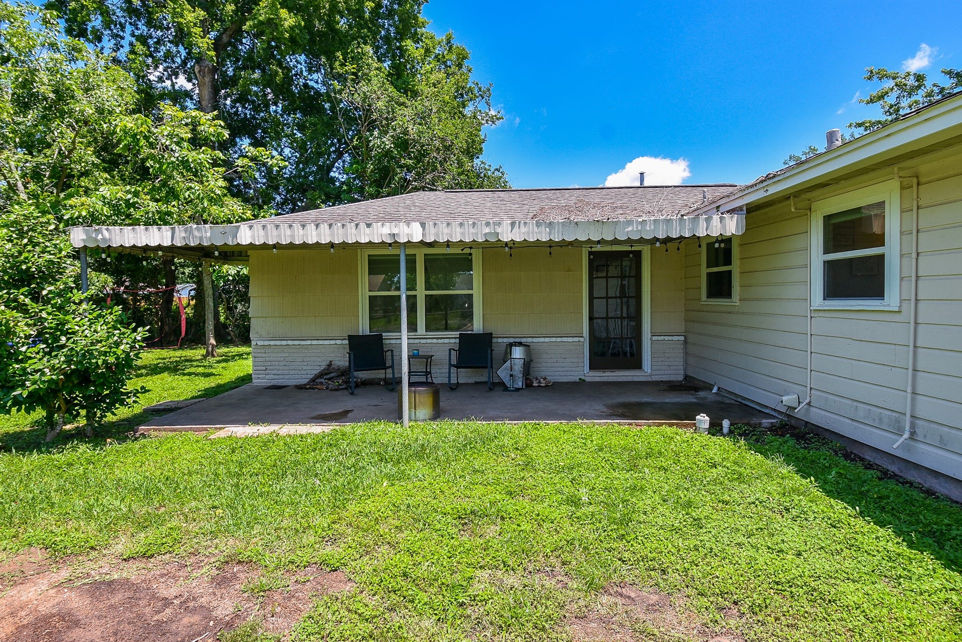 212 S Mattson Street, West Columbia, TX 77486 212 S Mattson Street, West Columbia, TX 77486