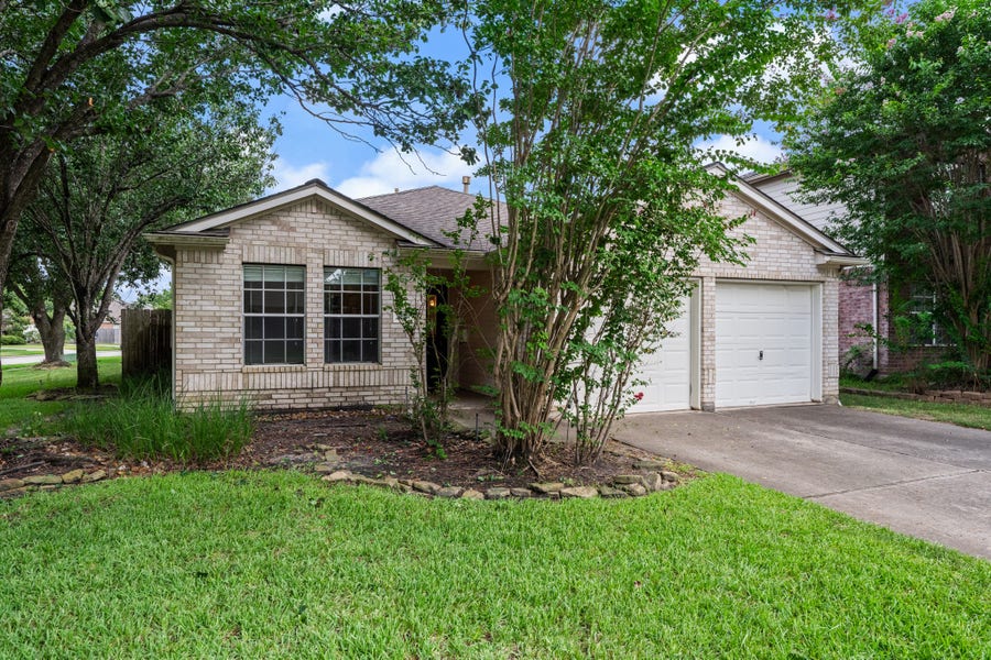 Property photo for 19307 Royal Isle Drive, Tomball, TX
