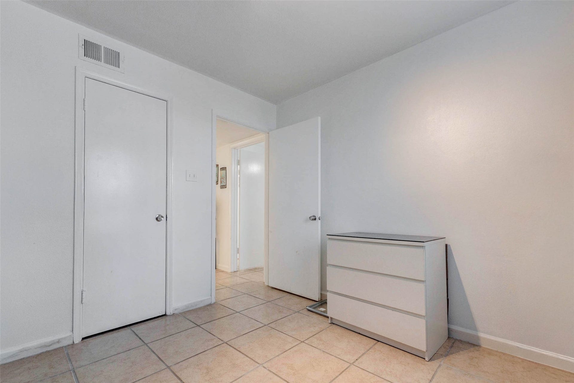 2750 Holly Hall Street, #311, Houston, TX 77054 2750 Holly Hall Street, #311, Houston, TX 77054