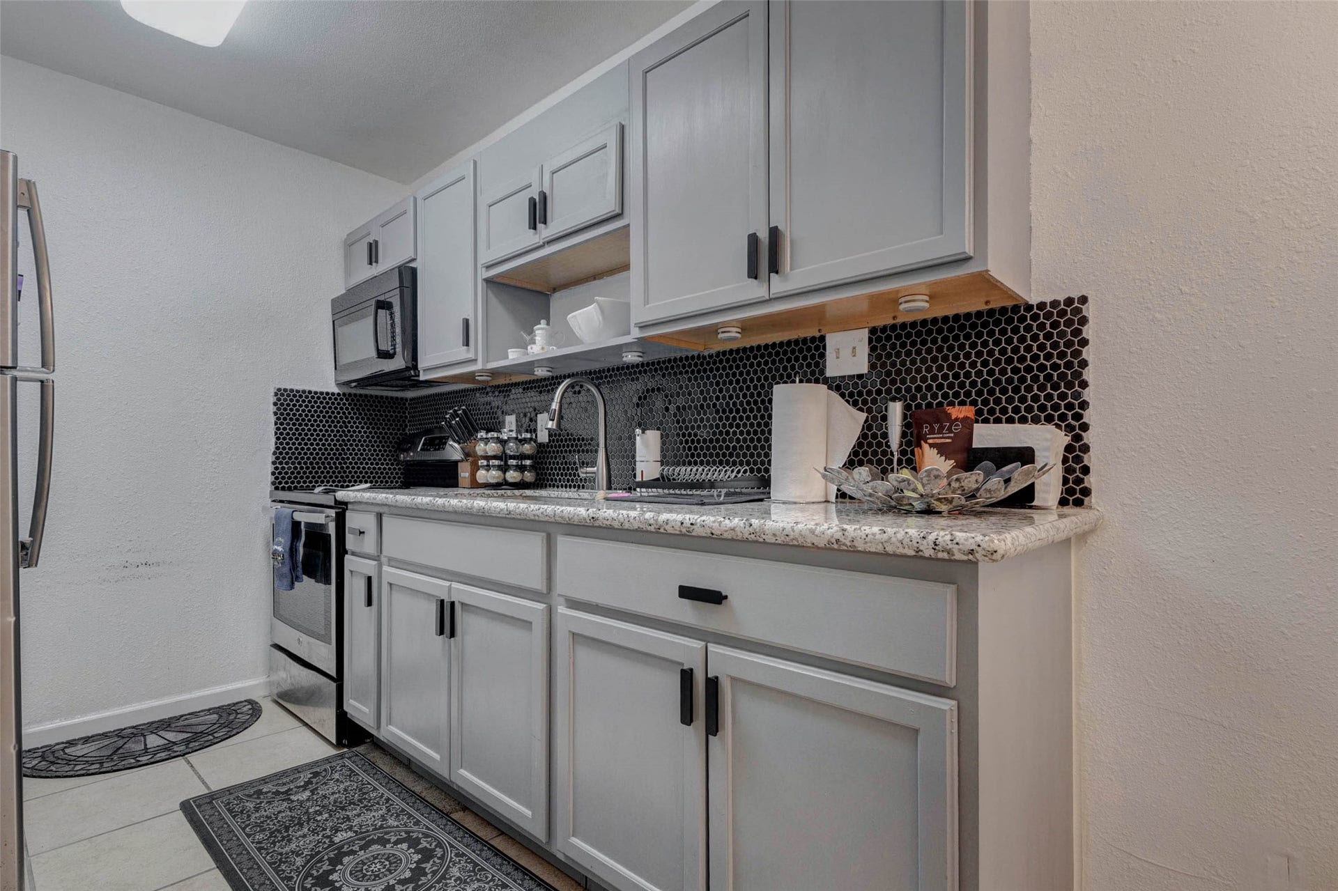2750 Holly Hall Street, #311, Houston, TX 77054 2750 Holly Hall Street, #311, Houston, TX 77054