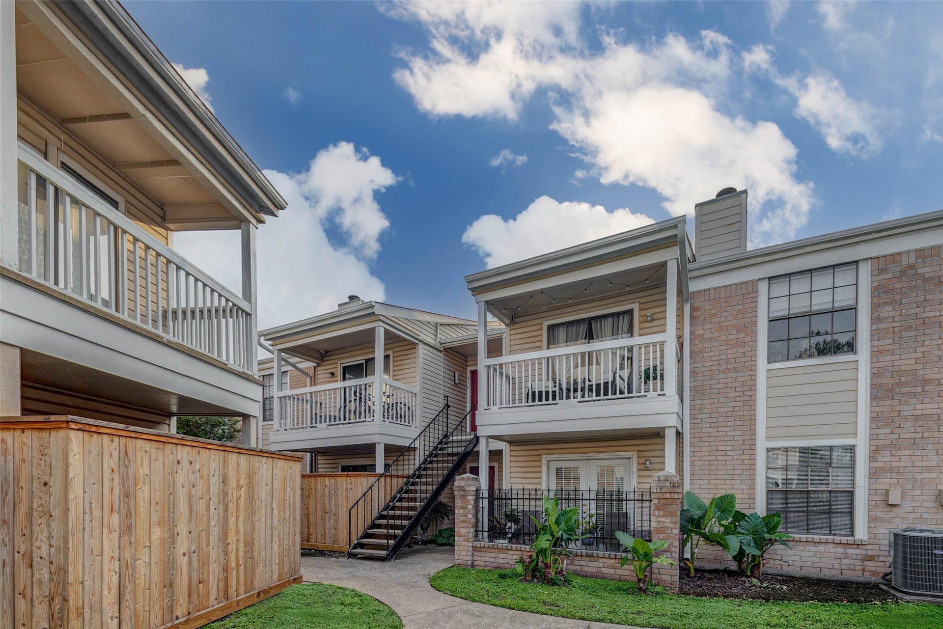 2750 Holly Hall Street, #311, Houston, TX 77054 2750 Holly Hall Street, #311, Houston, TX 77054
