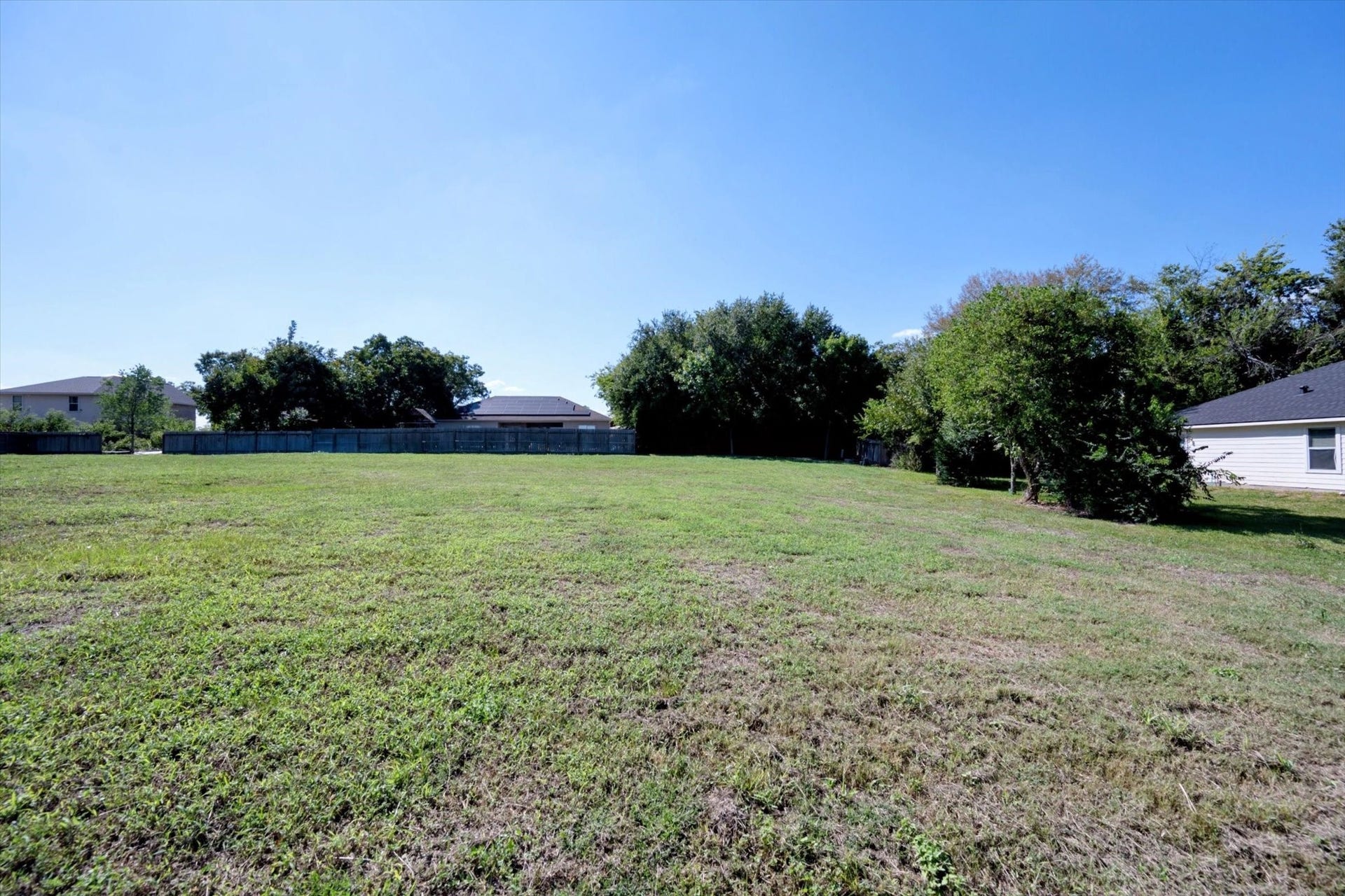 12423 Pecan Drive, Willis, TX 77318
