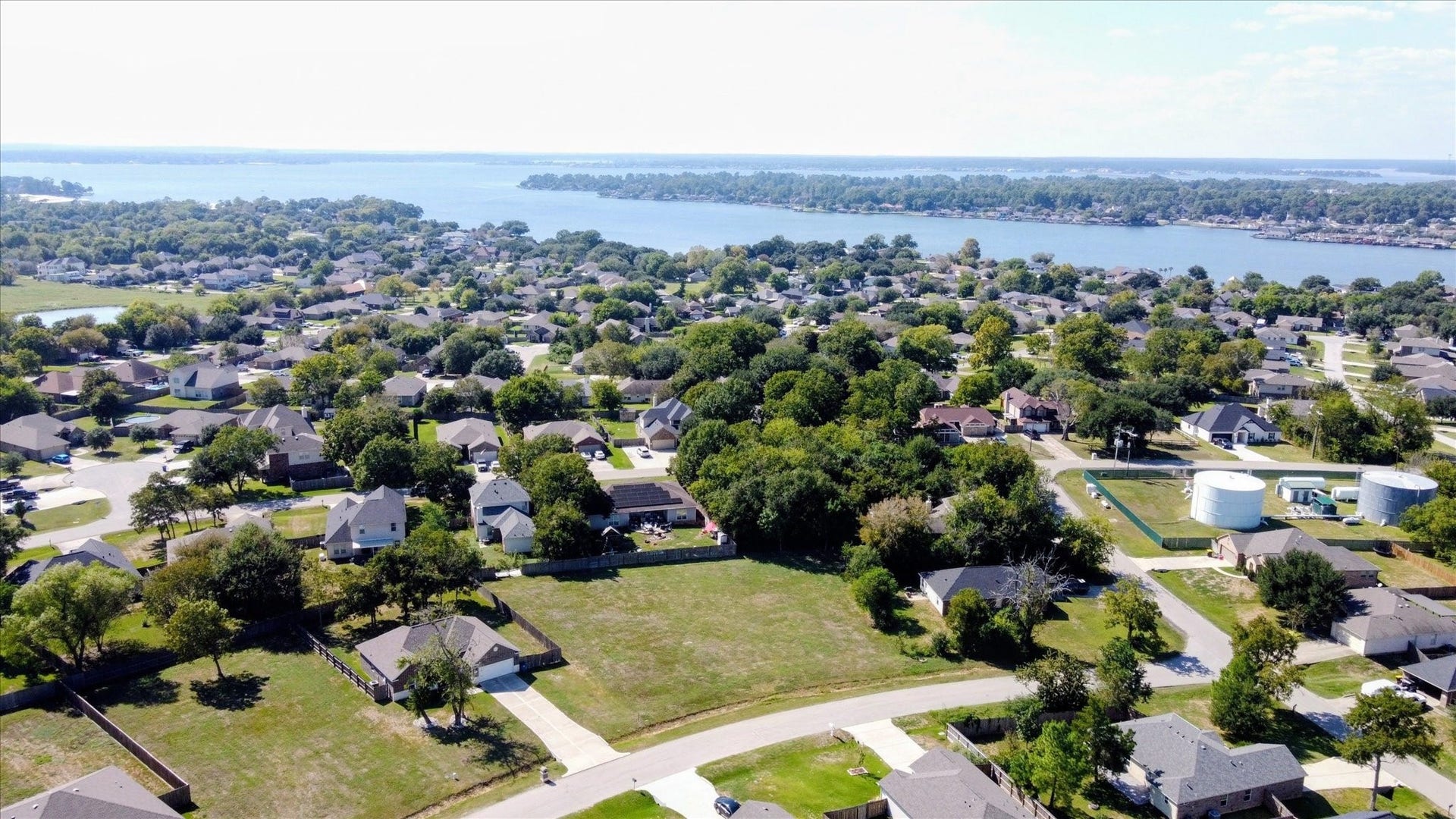 12423 Pecan Drive, Willis, TX 77318