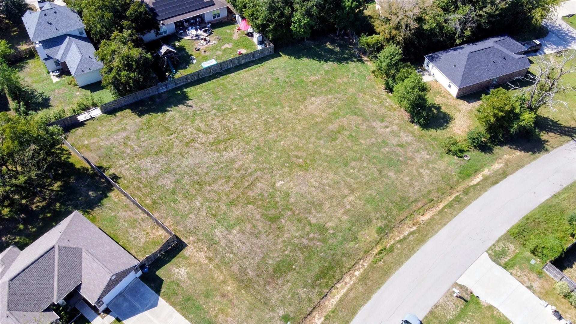 12423 Pecan Drive, Willis, TX 77318