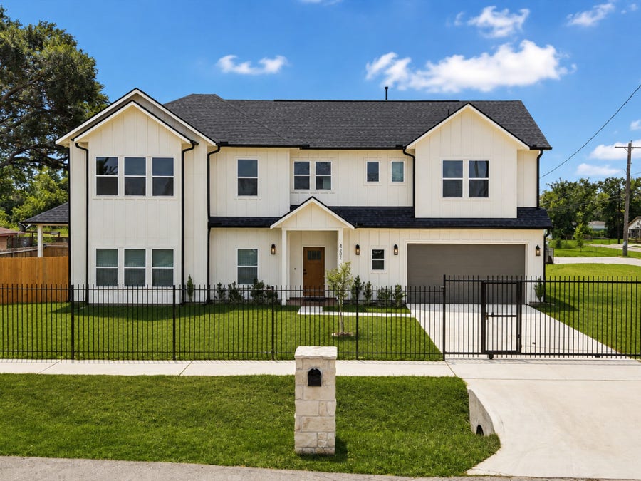Property photo for 4202 PLAAG Street, Houston, TX