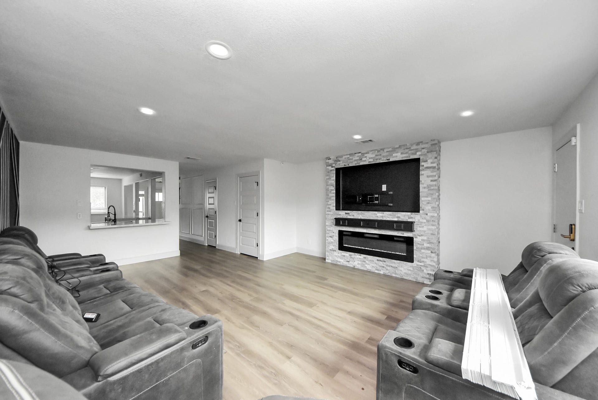 15529 Weldon Drive, Houston, TX 77032 15529 Weldon Drive, Houston, TX 77032