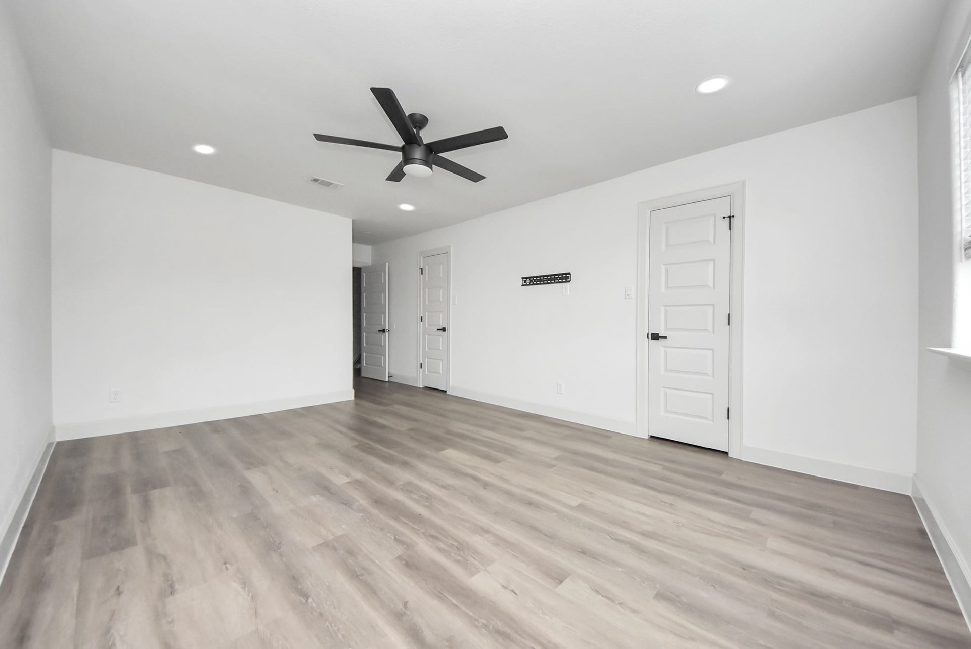 15529 Weldon Drive, Houston, TX 77032 15529 Weldon Drive, Houston, TX 77032
