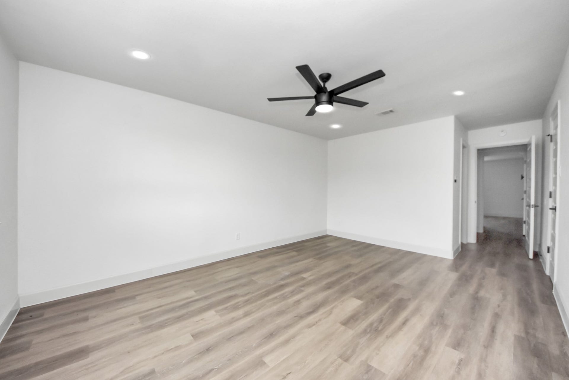 15529 Weldon Drive, Houston, TX 77032 15529 Weldon Drive, Houston, TX 77032