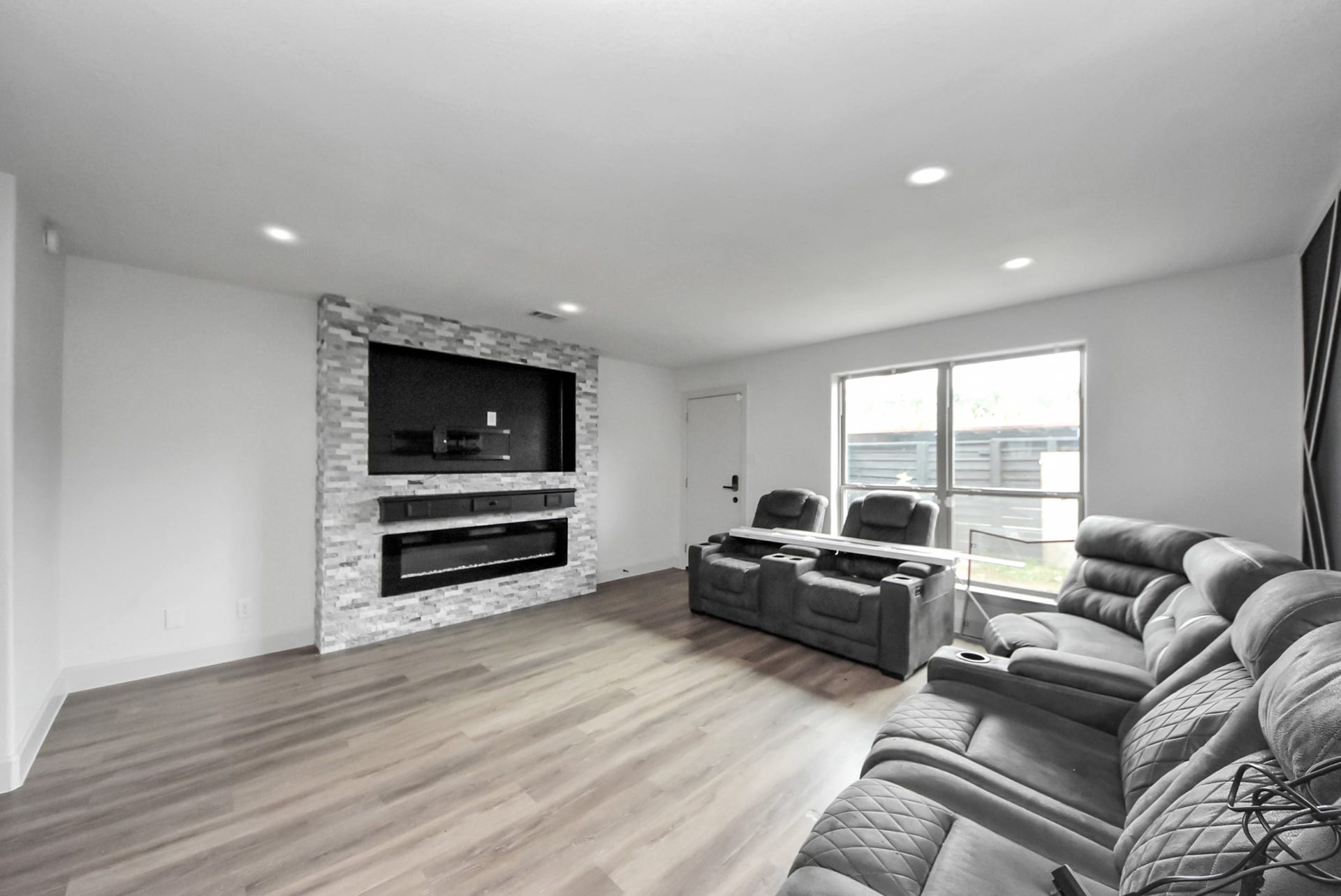 15529 Weldon Drive, Houston, TX 77032 15529 Weldon Drive, Houston, TX 77032
