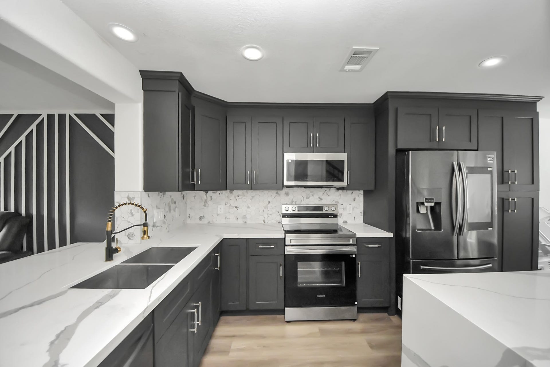 15529 Weldon Drive, Houston, TX 77032 15529 Weldon Drive, Houston, TX 77032